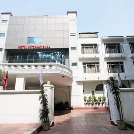 Hotel International Srīnagar Esterno foto