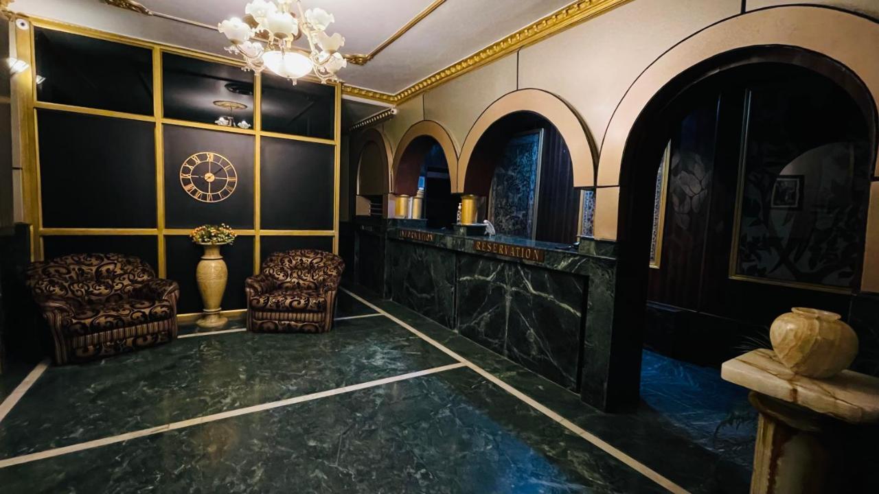 Hotel International Srīnagar Esterno foto