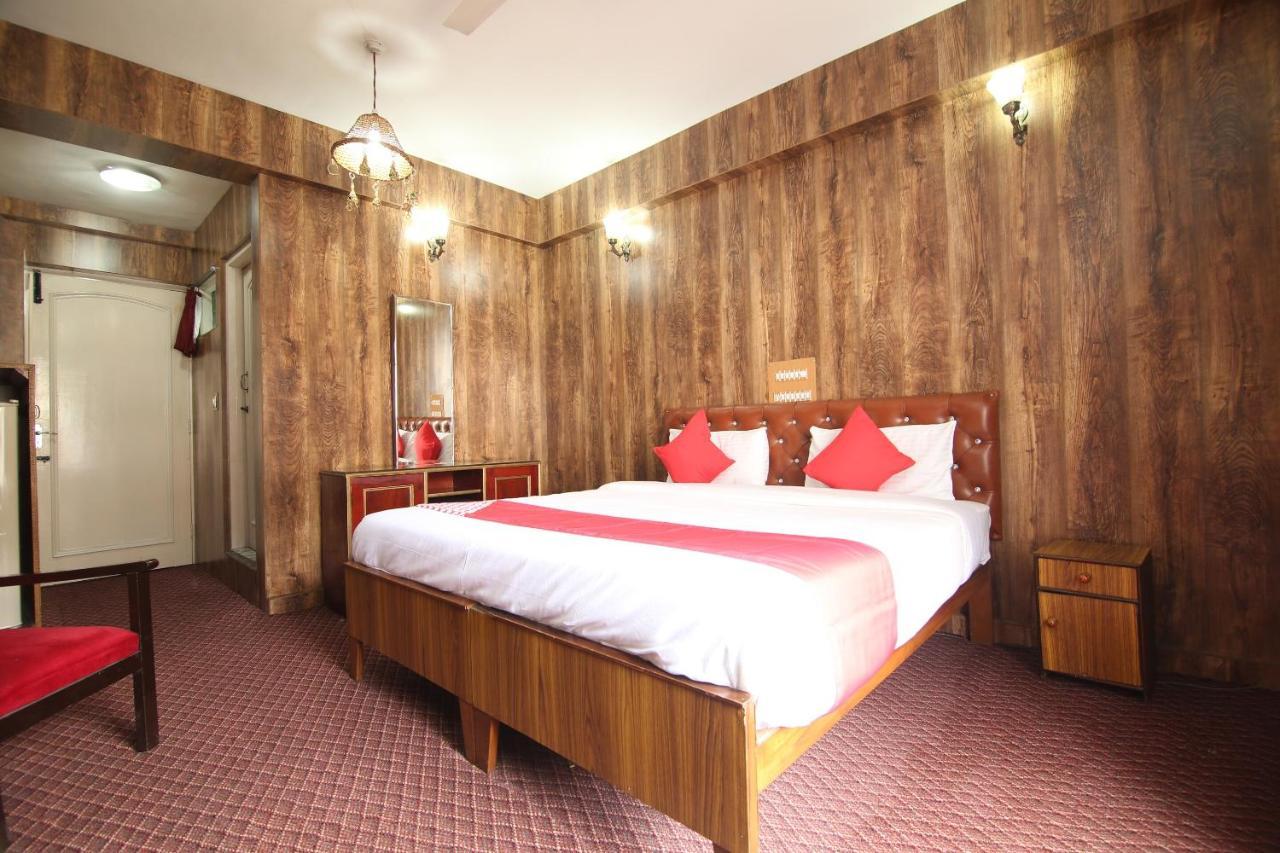 Hotel International Srīnagar Esterno foto