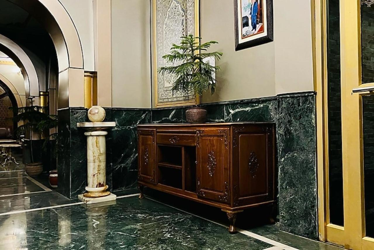 Hotel International Srīnagar Esterno foto