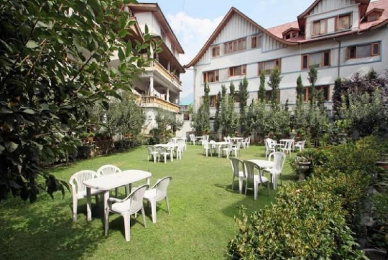 Hotel International Srīnagar Esterno foto