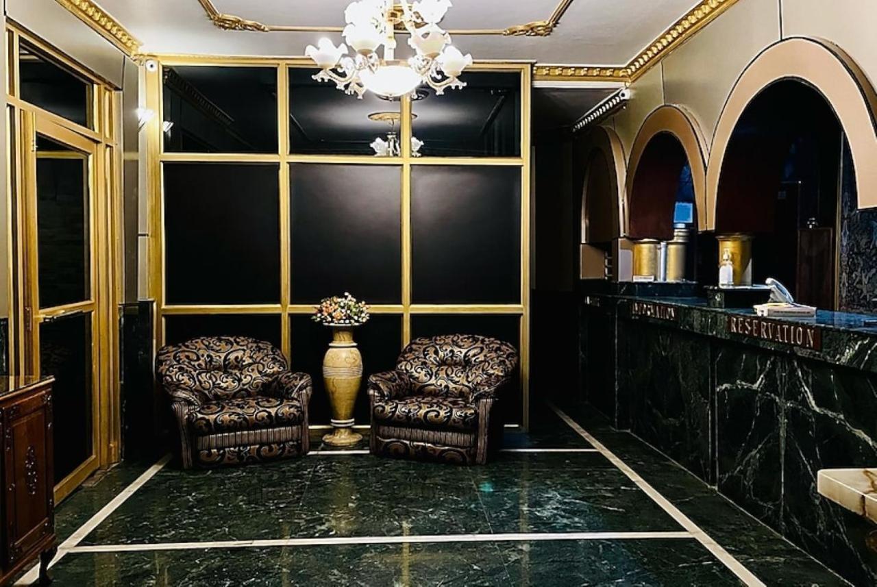 Hotel International Srīnagar Esterno foto